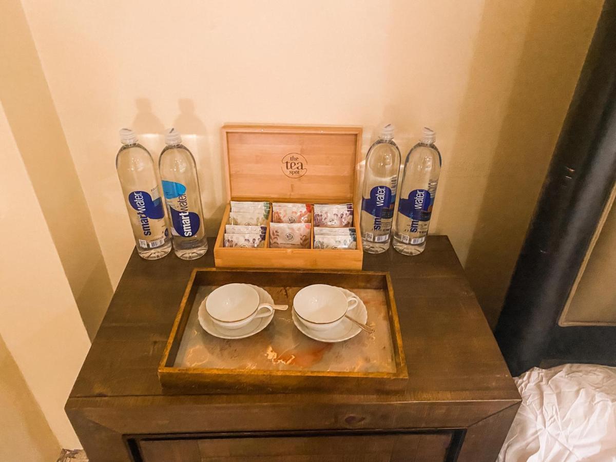 Island Girl Spa + Bed And Breakfast Los Angeles Exterior photo